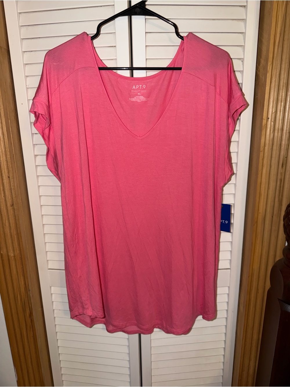 Apt. 9 Women's Pink V-Neck Tee